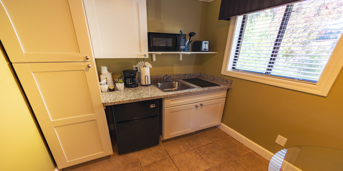 Queen Cottage Kitchen 