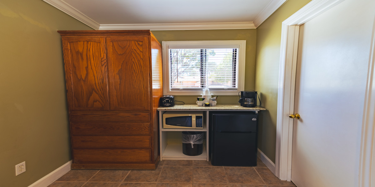 Queen Cottage Kitchen